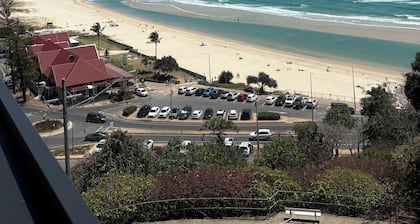Kirra Summit - Ocean views from Surfers to Snapper.
