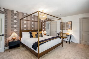 4 bedrooms, iron/ironing board, WiFi, bed sheets