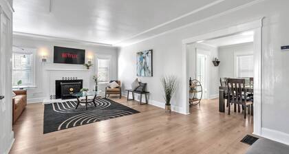 Bay-Area Escape w/ Driveway Parking – Sleeps 8