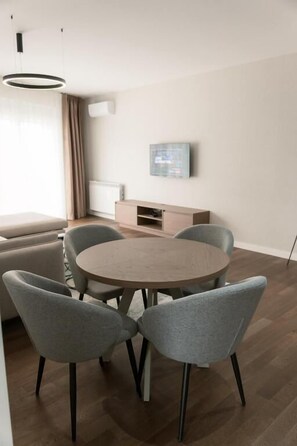 Appartement, balcon, vue sur le jardin