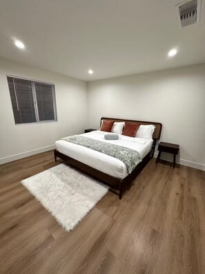 2 chambres, fer et planche à repasser, Wi-Fi gratuit, draps fournis