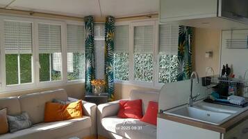 Smart TV, futbolito, tenis de mesa y libros