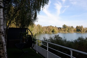 المنطقة المحيطة بالمنشأة