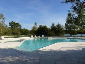 Outdoor pool, a heated pool - Mobile home with secure terrace. Magnificent view of the lake. All comfort (Sainte-Gemme)
