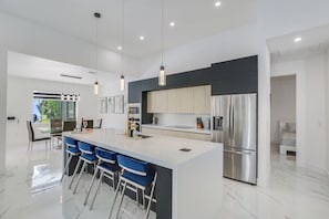 Micro-ondas, fogão, cooktop