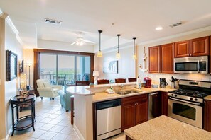 Private kitchen - GREAT 1-BR condo, bunk beds, balcony, gym, lazy river pool oasis at the Wharf! (Orange Beach)