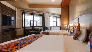 Desk, free WiFi - Hotel Vijay Palace  (Dharamshala)