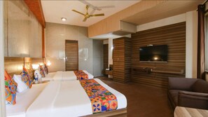 Desk, free WiFi - Hotel Vijay Palace  (Dharamshala)