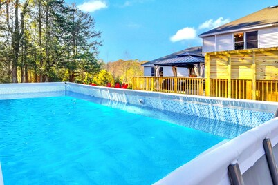 #1 Indoor Heated Pool Celebrity Karaoke Dance Floor Hot Tub Game Rooms Glamping