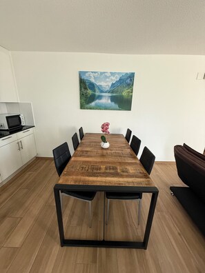 تناول الطعام