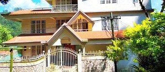 5-bedroom mesmerizing Valley view luxury villa with big Living area in Gangtok.