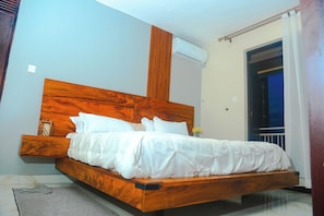 Iron/ironing board, WiFi, bed sheets - Myra Luxury Homes in Kololo- Your Family Oasis (Kampala)