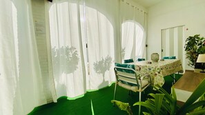 Dining - An oasis of relaxation at the gates of Seville (DOS HERMANAS)