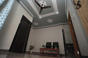 Deluxe Double Room | Free WiFi