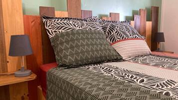 1 chambre, fer et planche à repasser, Wi-Fi gratuit, draps fournis