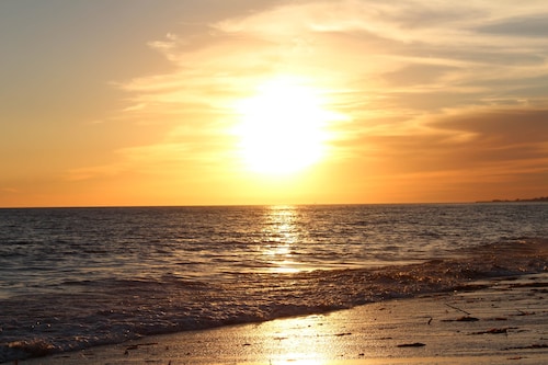 Hendry's Beach House - An Elegant Family Friendly Private Escape