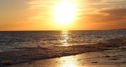 Hendry's Beach House - An Elegant Family Friendly Private Escape