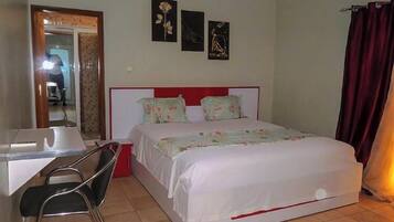 Doppia Comfort, balcone, vista città | Biancheria in cotone egiziano, biancheria da letto di alta qualità