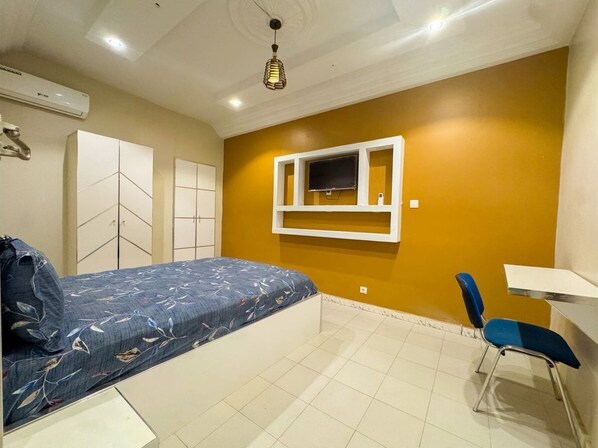 Bàn ủi/dụng cụ ủi quần áo, truy cập Internet không dây miễn phí