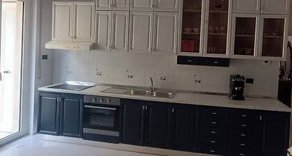 VACATION HOME 10 MINUTES FROM THE CATHEDRAL, OLD TOWN AND NIGHTLIFE