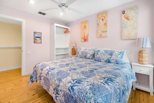 Colorful Coastal Cottages - Port Aransas Beach, TX