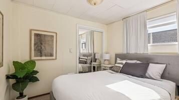 2 bedrooms, iron/ironing board, free WiFi, bed sheets