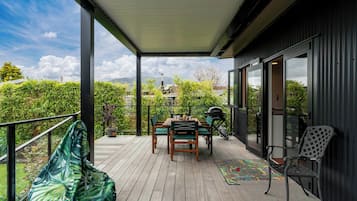 تناول الطعام بالخارج