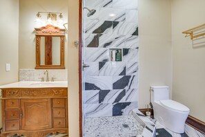 Hair dryer, towels, soap, shampoo - 8 Mi to French Quarter: Home w/ Patio & Yard! (New Orleans)
