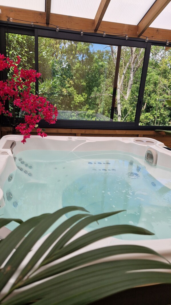 Bain à remous intérieur