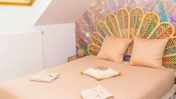 Schreibtisch, Bügeleisen/Bügelbrett, Reisekinderbett, kostenloses WLAN