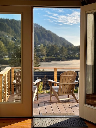 Ocean Cove Inn #8 - Ocean View