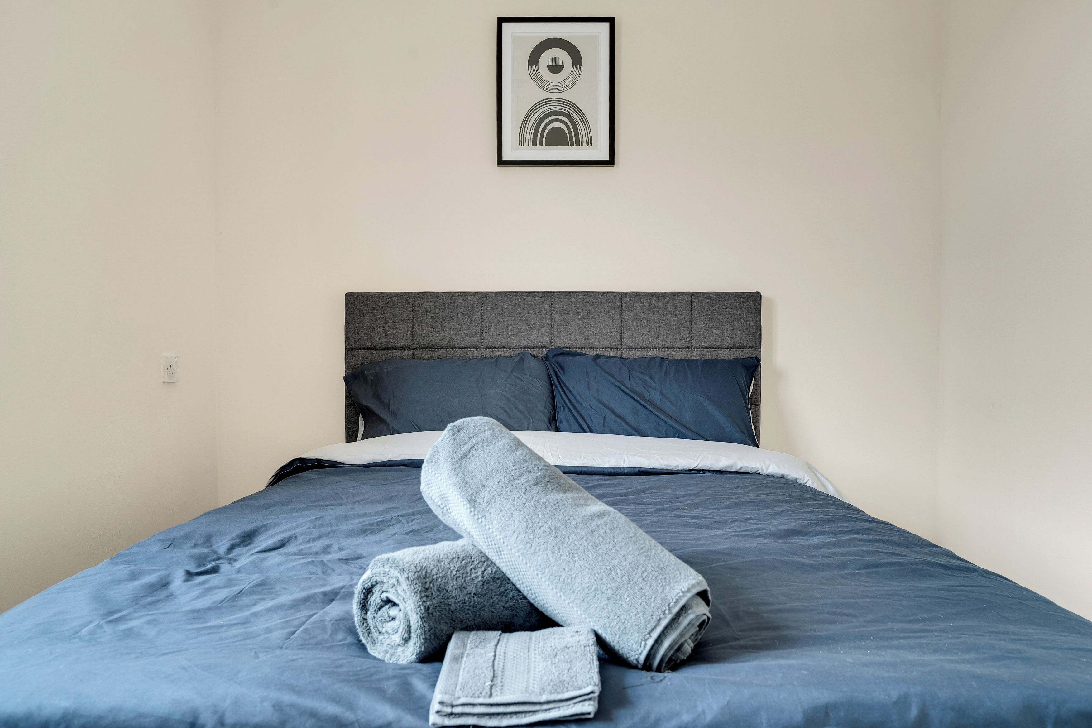 2 Schlafzimmer, Schreibtisch, Bügeleisen/Bügelbrett, kostenloses WLAN