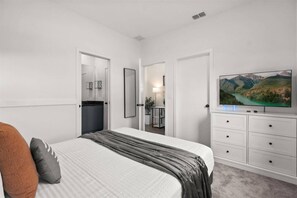 3 habitaciones, cuna de viaje, wifi y ropa de cama 