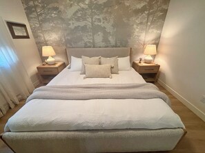 2 عدّة غرف نوم ومكواة/لوح كي وواي فاي وملاءات أسرّة