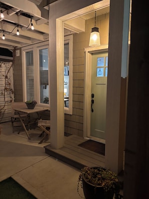 Interior - South Pandosy Bungalow close to KGH Hospital (Kelowna)