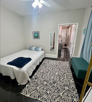 2 bedrooms, iron/ironing board, WiFi, bed sheets - Mardi Gras special garden district (New Orleans)