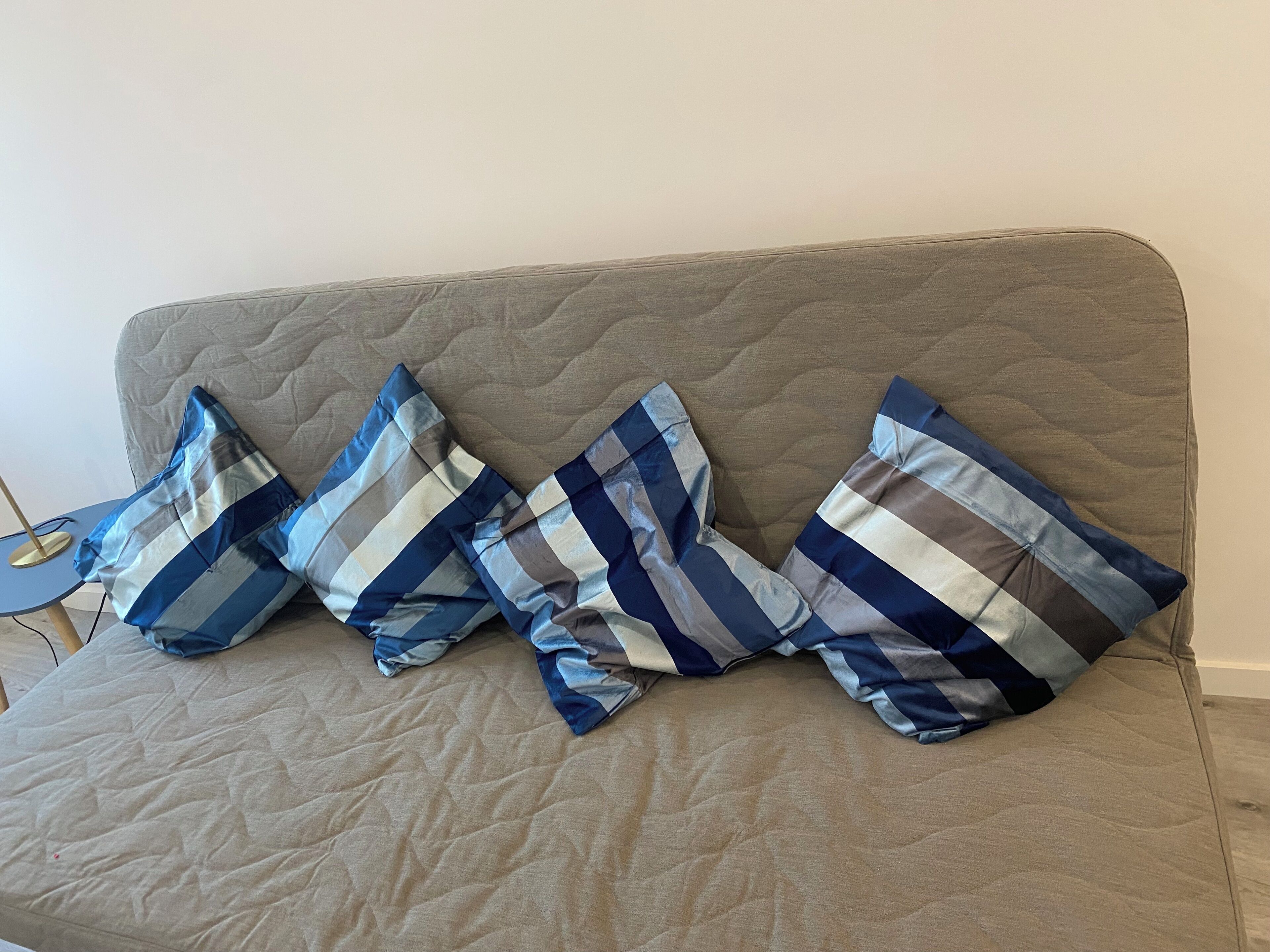 Appartement Confort, coin cuisine, vue fleuve | Coin séjour