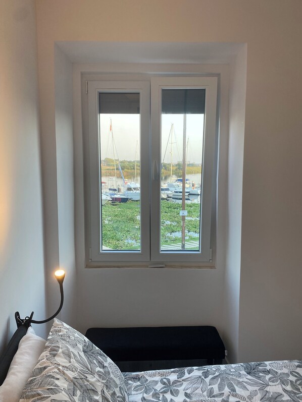 Blackout curtains, soundproofing, iron/ironing board, free WiFi