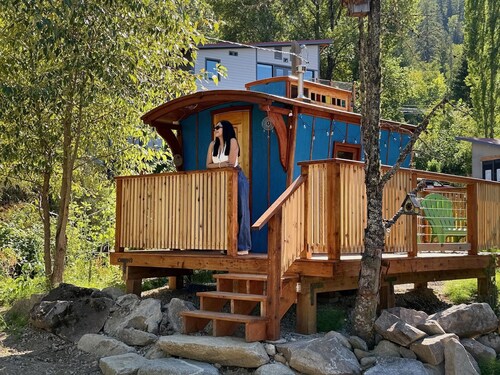 Enchanted Gypsy Wagon · Cozy Forest Hideaway with Private Deck