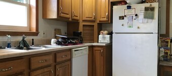 Charming 3-bedroom house in wonderful Northport with AC