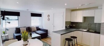 Prosper House Apartment 2 - Stylish City Living