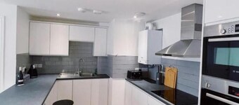 Prosper House Apartment 2 - Stylish City Living