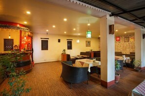 Dining - Hotel Tashi Dhele (Kathmandu)