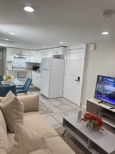 Julie's Cozy 1BR Apartment