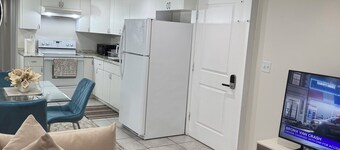 Julie's Cozy 1BR Apartment