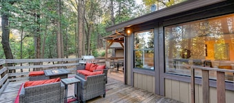 Scenic Forest Cabin w/ Deck • Discounted