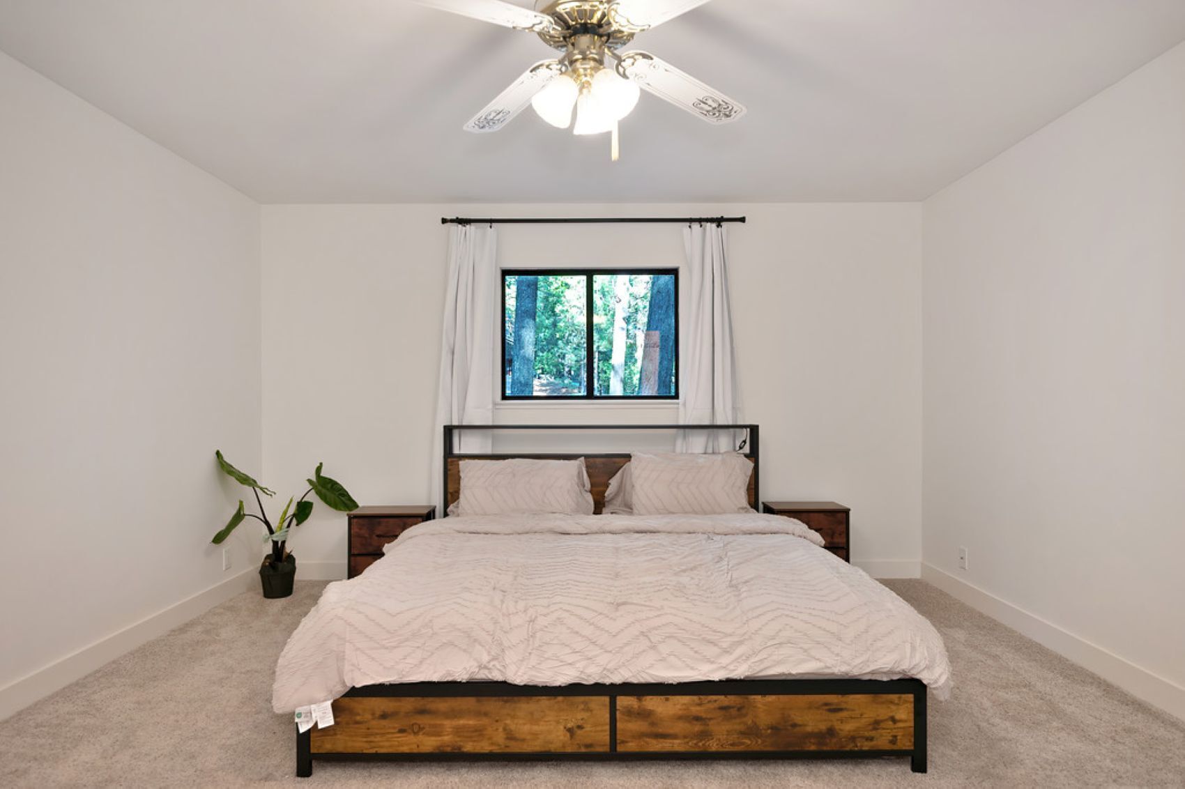 3 chambres, fer et planche à repasser, Wi-Fi gratuit, draps fournis