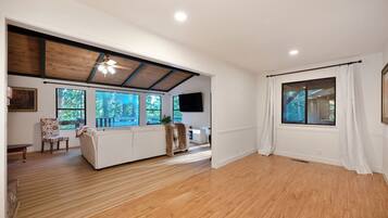 TV connectée, cheminée