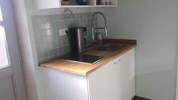 Micro-ondes, plaque de cuisson, lave-vaisselle