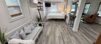 Delightful studio with split ac  in old village of  Avon